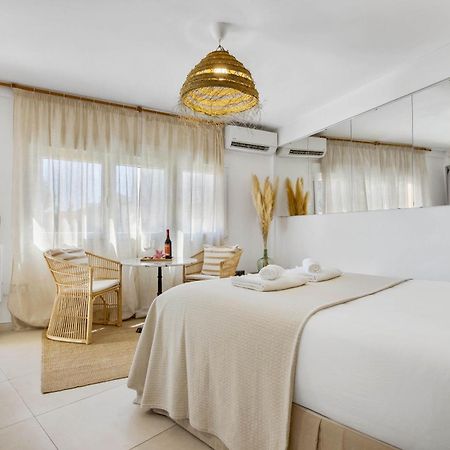 Shiny Studio With Pool & Carihuela Beach At 500M Torremolinos Buitenkant foto