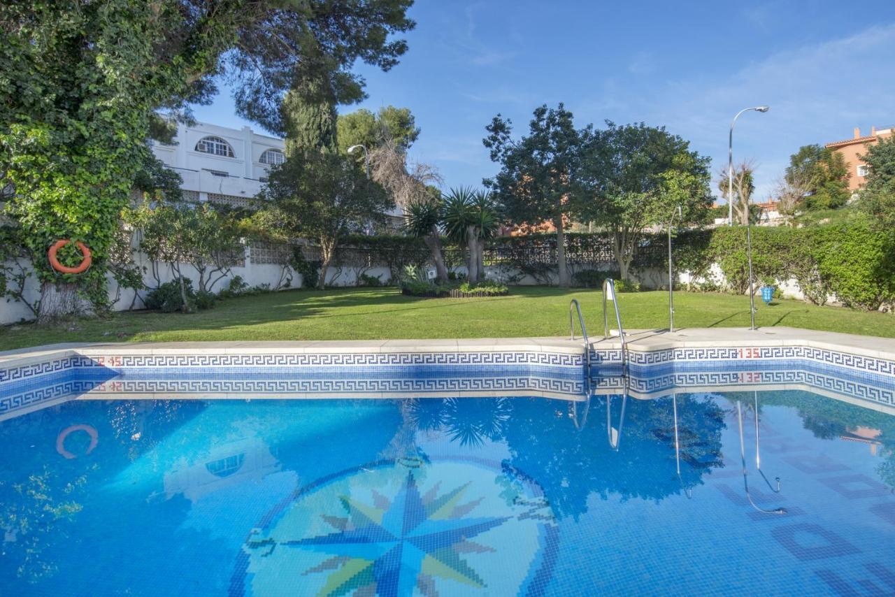 Shiny Studio With Pool & Carihuela Beach At 500M Torremolinos Buitenkant foto