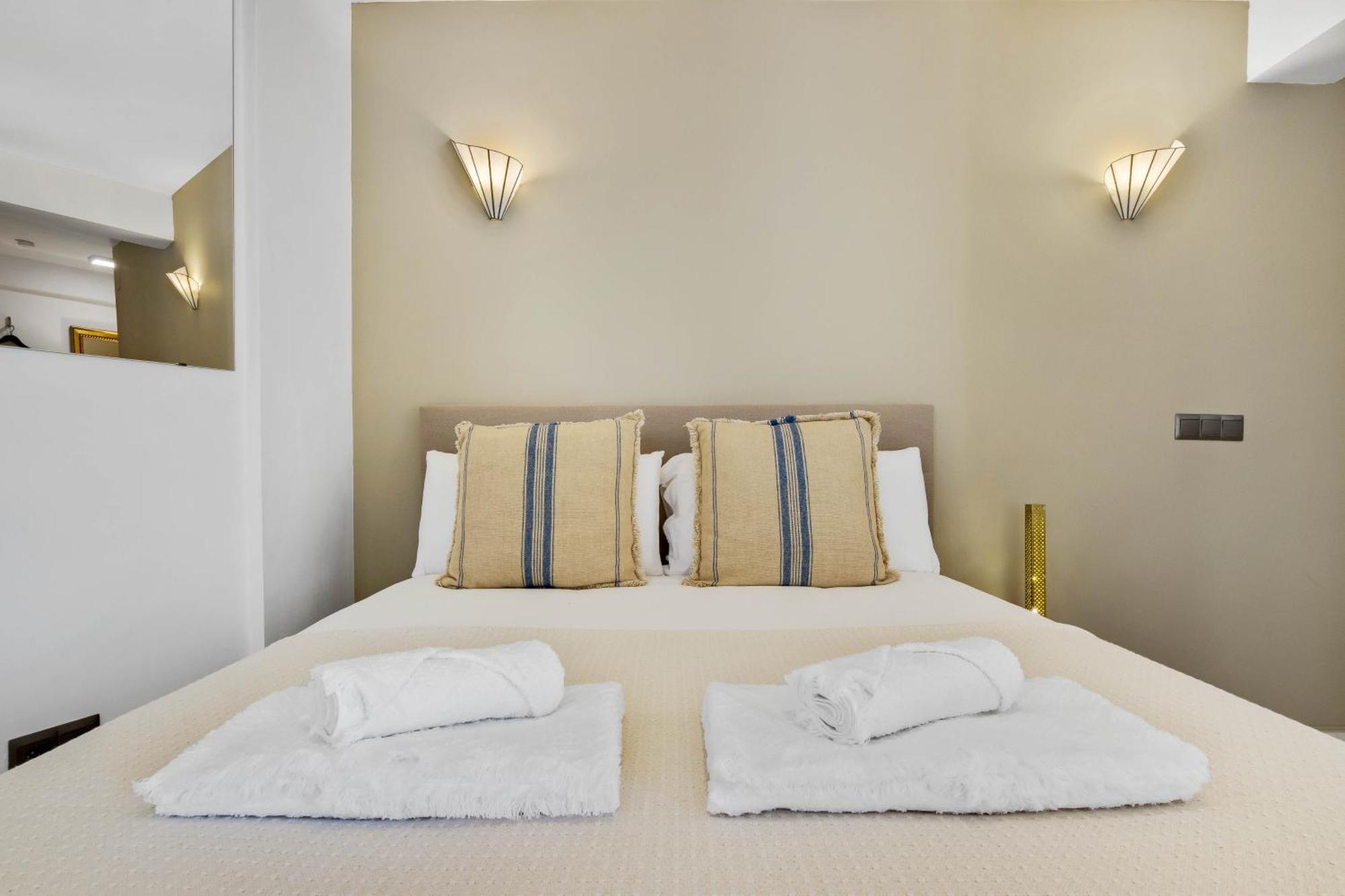 Shiny Studio With Pool & Carihuela Beach At 500M Torremolinos Buitenkant foto
